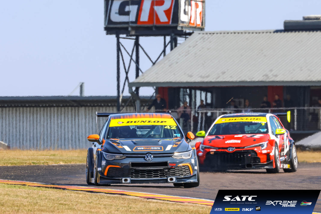 Julian van der Watt leads Michael van Rooyen at Zwartkops Raceway